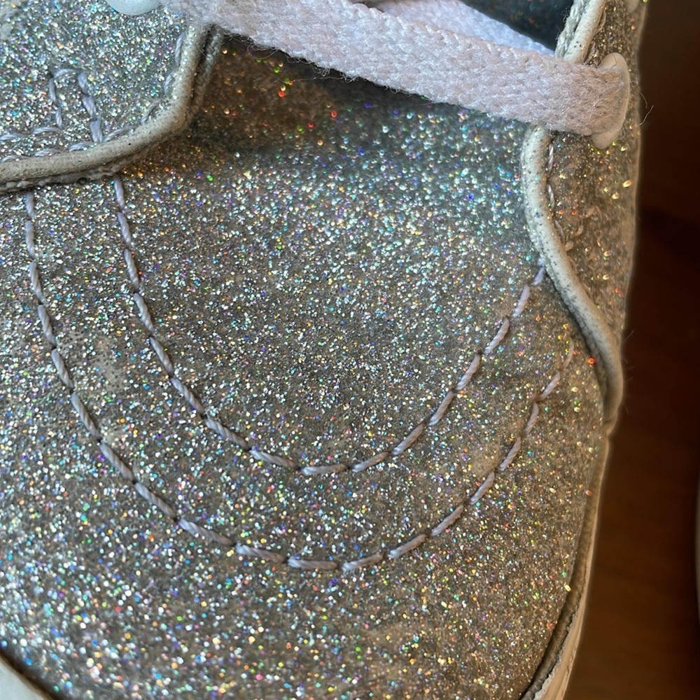 Vans, kids 3, silver rainbow glitter skateboard high top, tie & zipper closures - Picture 3 of 8